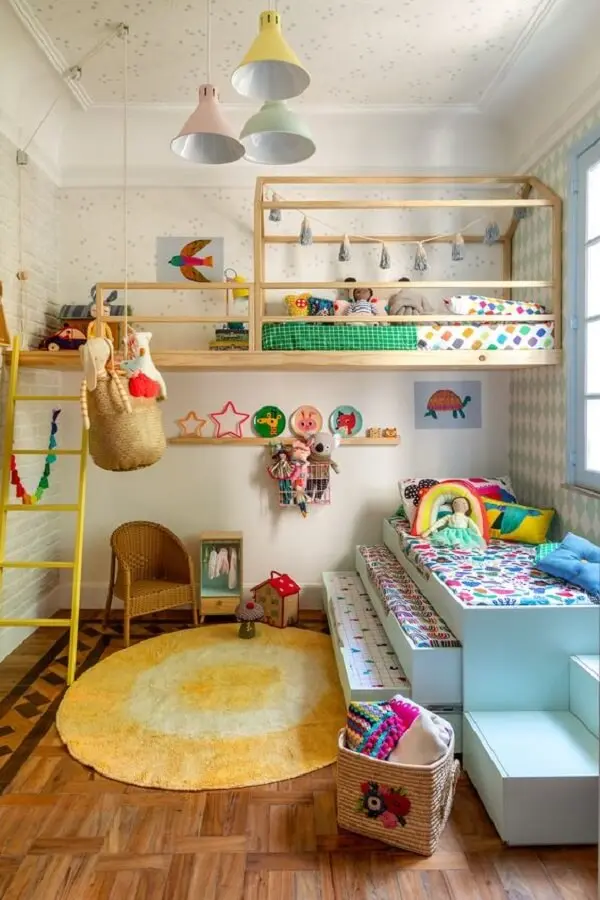 O tapete amarelo para quarto infantil ilumina a decoração do ambiente