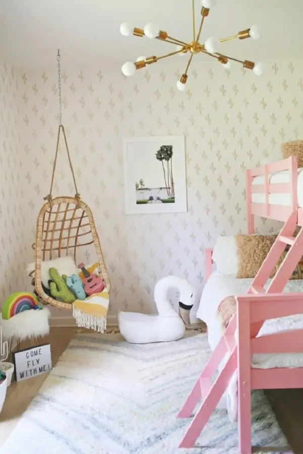 O tapete para quarto infantil chega para trazer equilíbrio na decoração do espaço