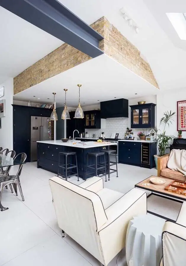armário azul clássico para cozinha e sala de estar e jantar integrada Foto Pinterest
