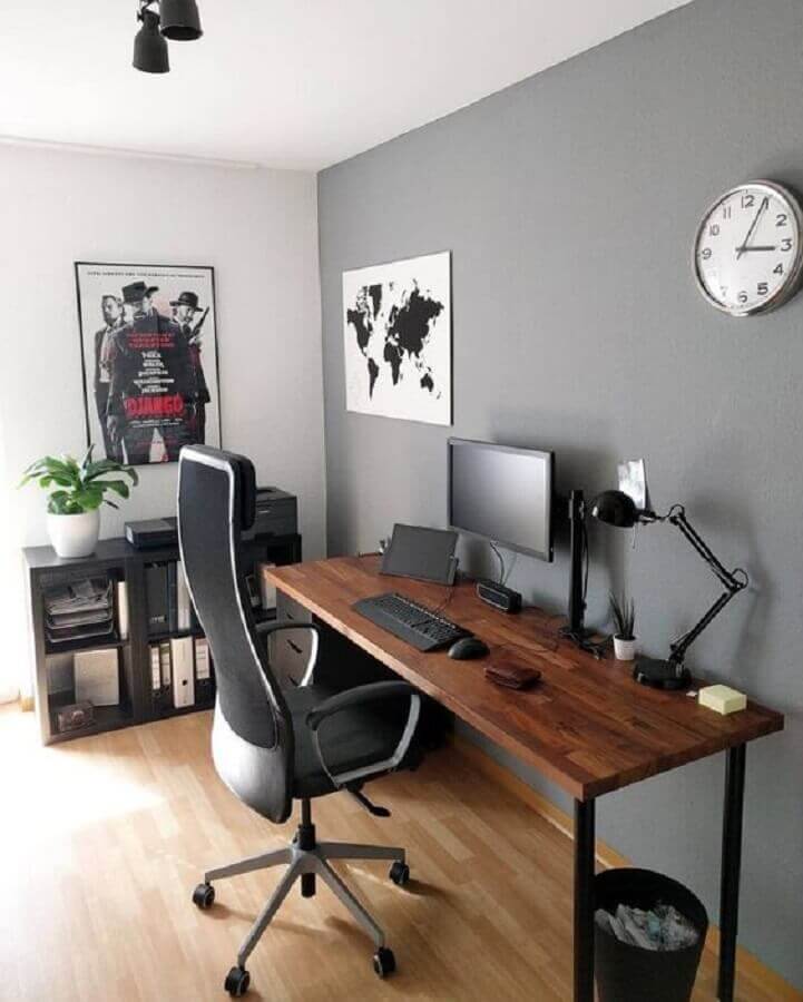 cadeira para home office decorado com mesa de madeira  Foto UltraLinx