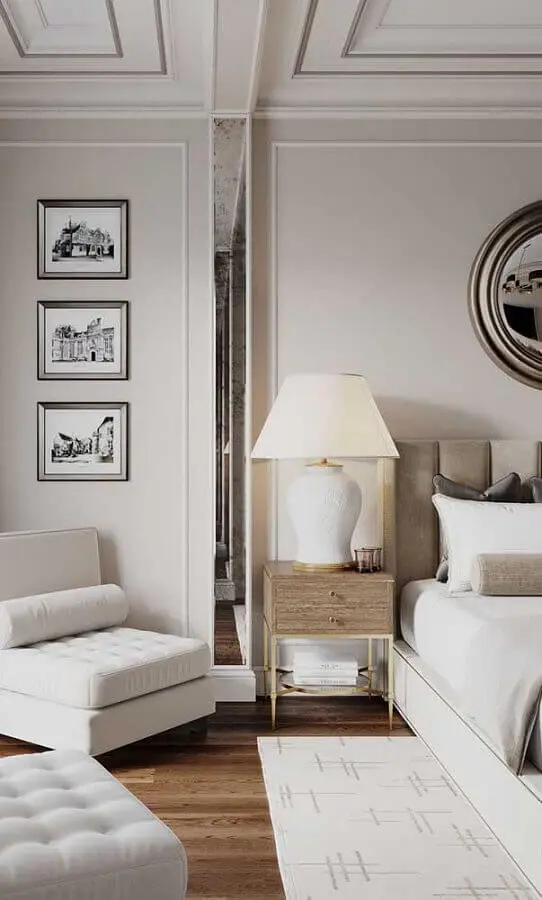 decoração clássica para quarto branco com abajur de cabeceira Foto Fresh IDEEN