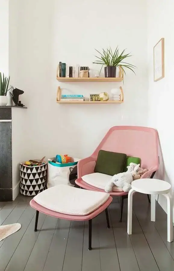 decoração com poltronas modernas e confortáveis rosa Foto Jeito de Casa