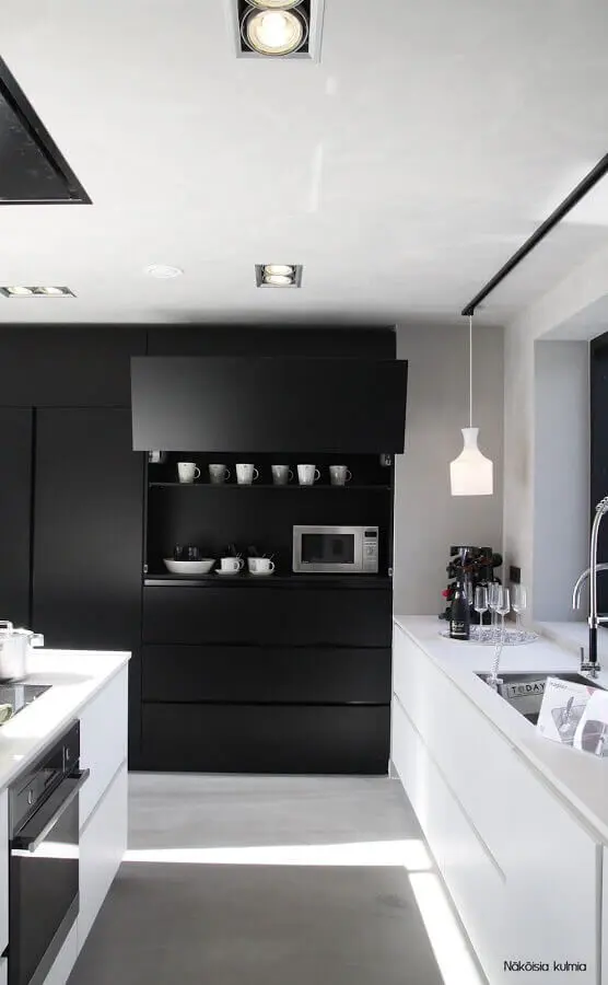 decoração de cozinha preto e branco moderna e minimalista Foto Näköisia Kulmia