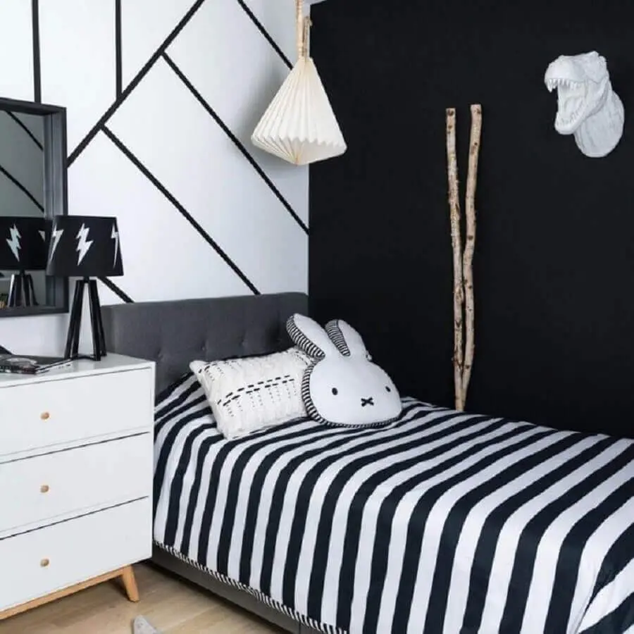 Decoração de quarto preto e branco com cabeceira estofada Foto Pinterest