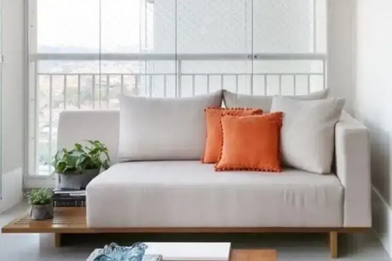 decoração de varanda com sofá pequeno moderno Foto Jeito de Casa