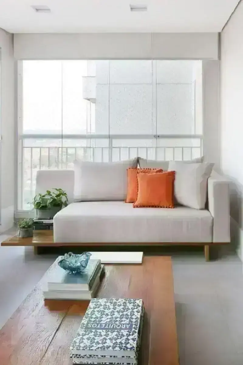 decoração de varanda com sofá pequeno moderno Foto Jeito de Casa