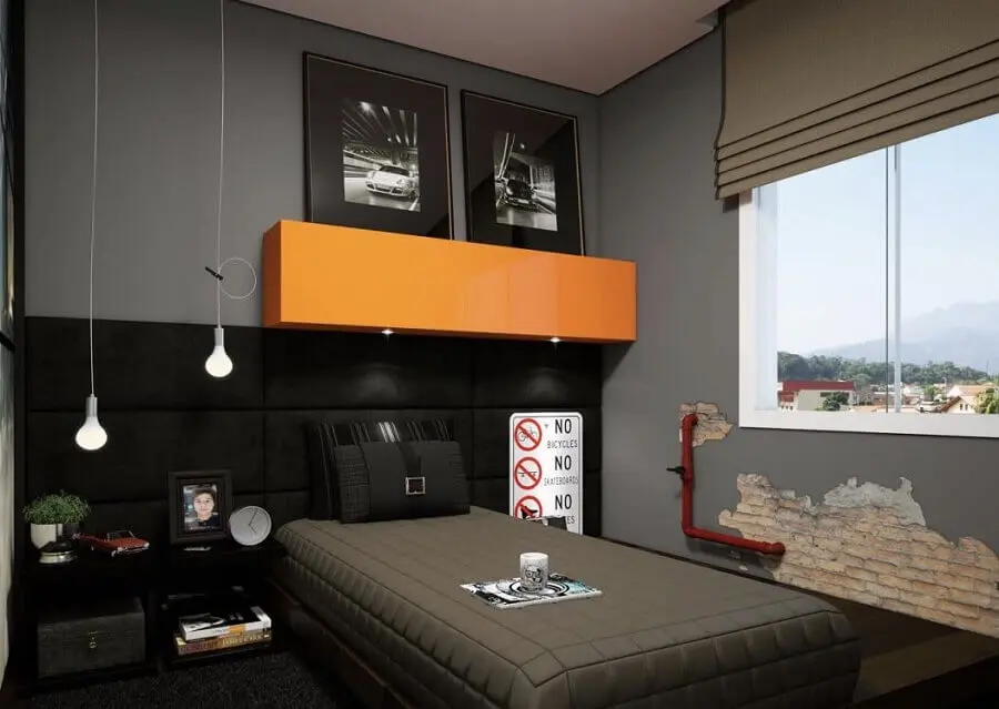decoração moderna com quadros para quarto masculino jovem preto e cinza com nicho laranja Foto Pinterest