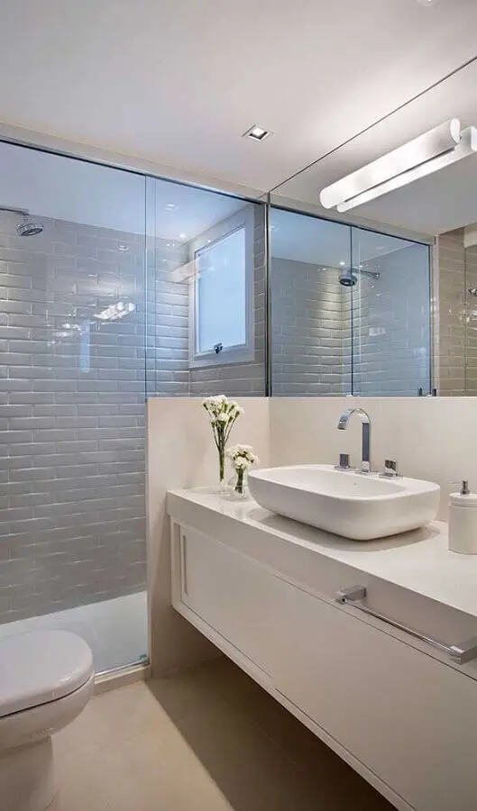 espelheira para banheiro com luminária Foto Jeito de Casa