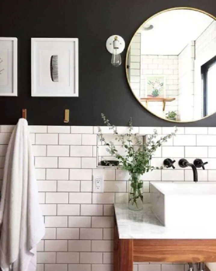 espelho redondo para decoração de banheiro preto e branco retro Foto Pinterest