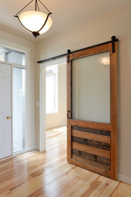 Porta para quarto de madeira e vidro 