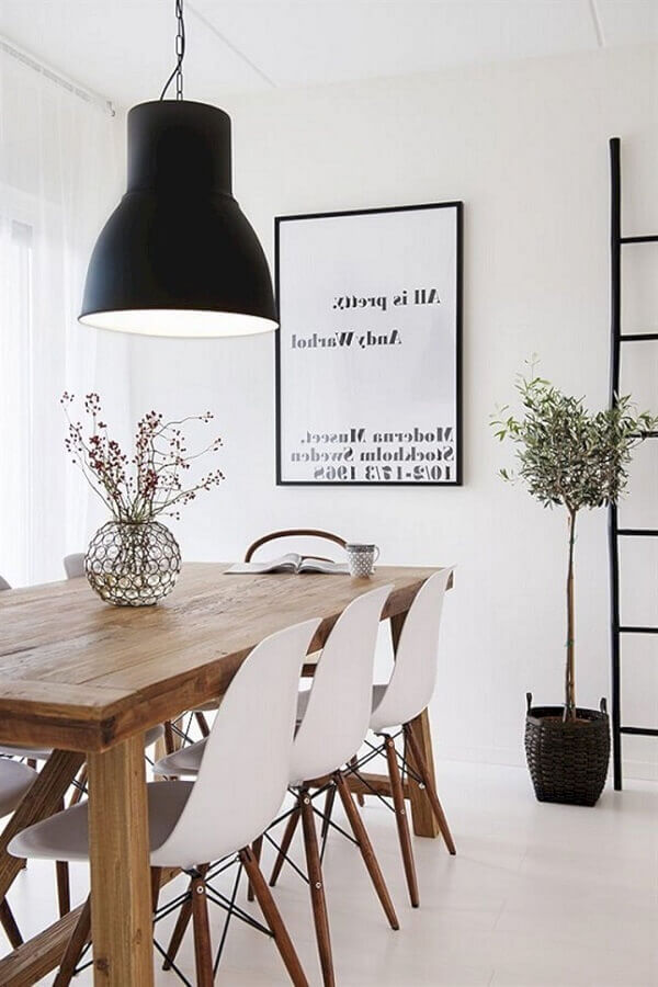vasos decorativos para sala de jantar branca com mesa de jantar de madeira Foto MudaHome