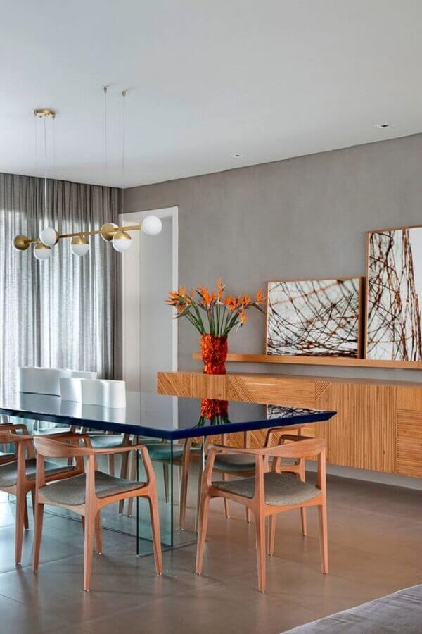 vasos para decorar sala de jantar moderna com buffet de madeira Foto Casa de Valentina