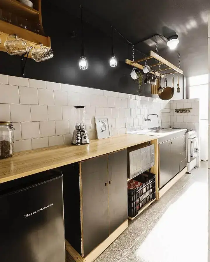 bancada de madeira para armário de cozinha estilo industrial Foto Andreas Móveis