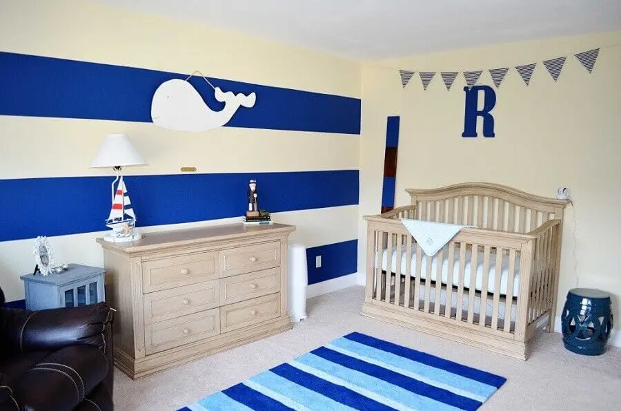 branco e azul para quarto de bebê simples decorado Foto Project Nursery