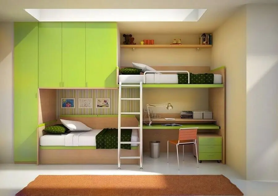 decoração colorida com móveis planejados para quarto com beliche e escrivaninha Foto Pinterest