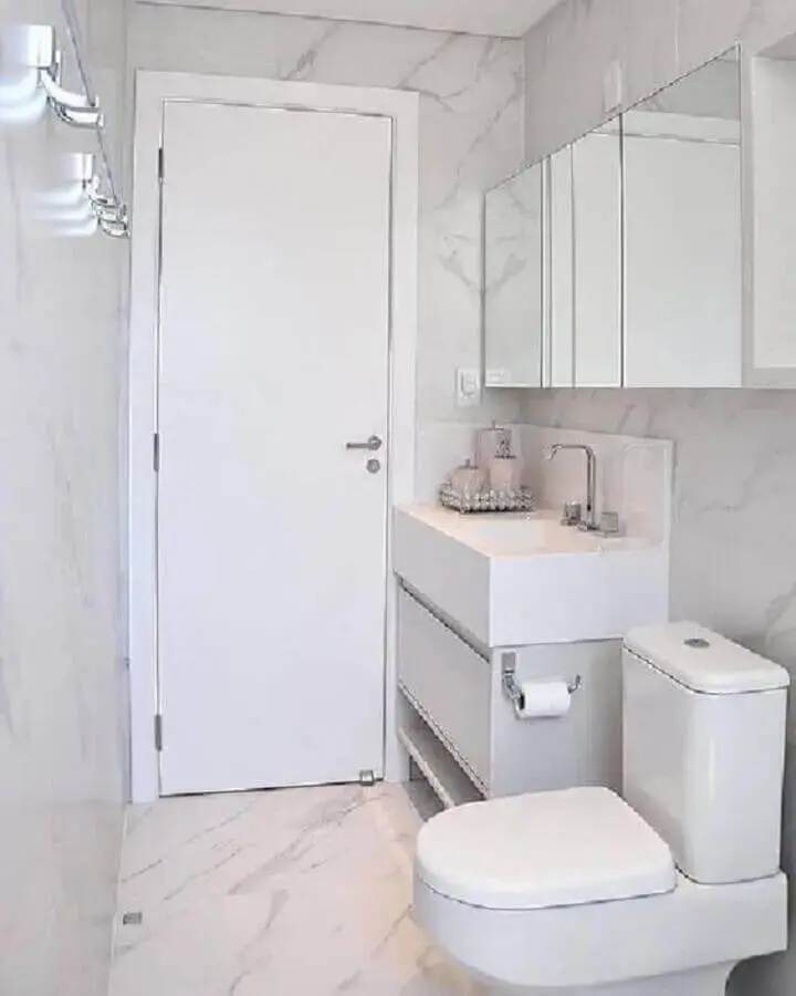 decoração de banheiro simples e pequeno todo branco Foto Pinterest