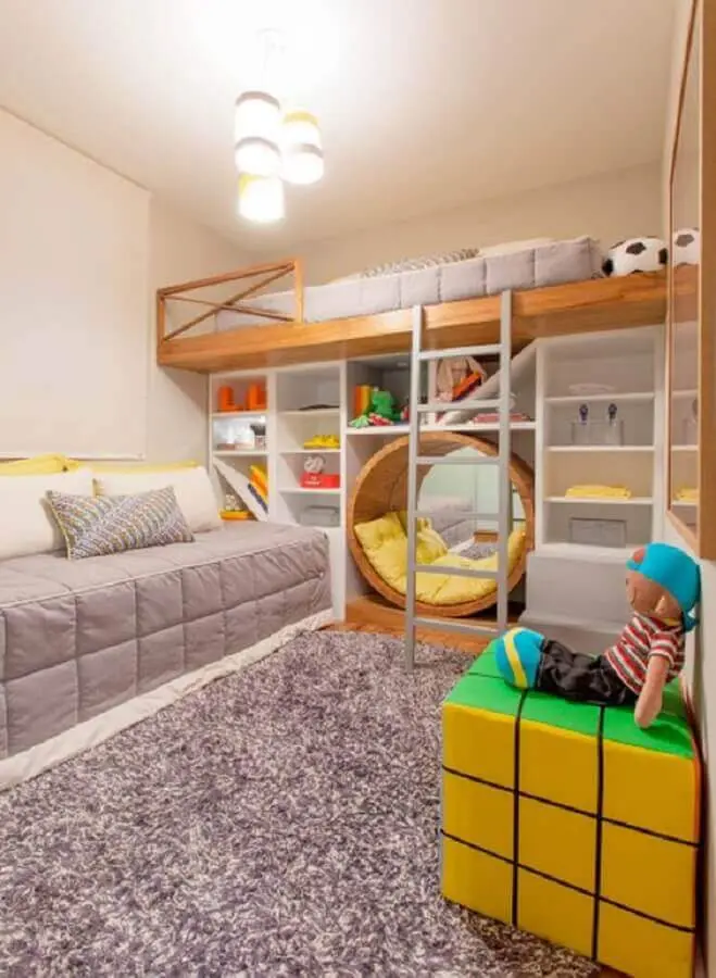 decoração moderna com puff colorido para quarto infantil planejado Foto Pinterest