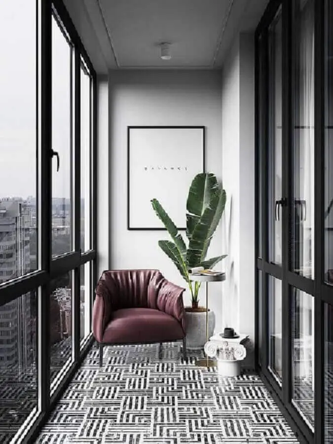 decoração moderna para varanda pequena com poltrona de couro vinho Foto Pinterest