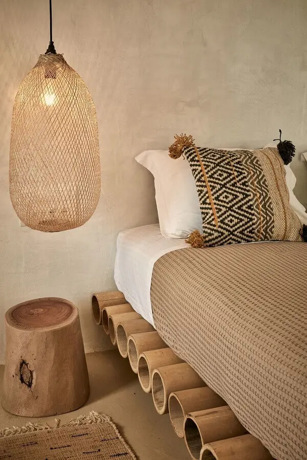quarto simples decorado com luminária rústica pendente Foto Perfeita Ordem