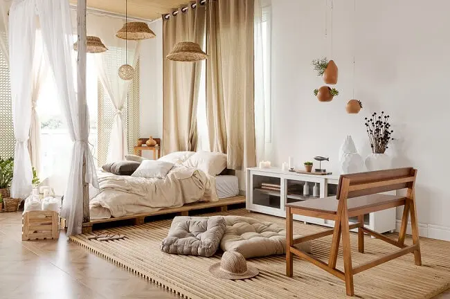 Tendências para quartos em 2021: para uma decoração escandinava opte por jogos de cama em tom claro