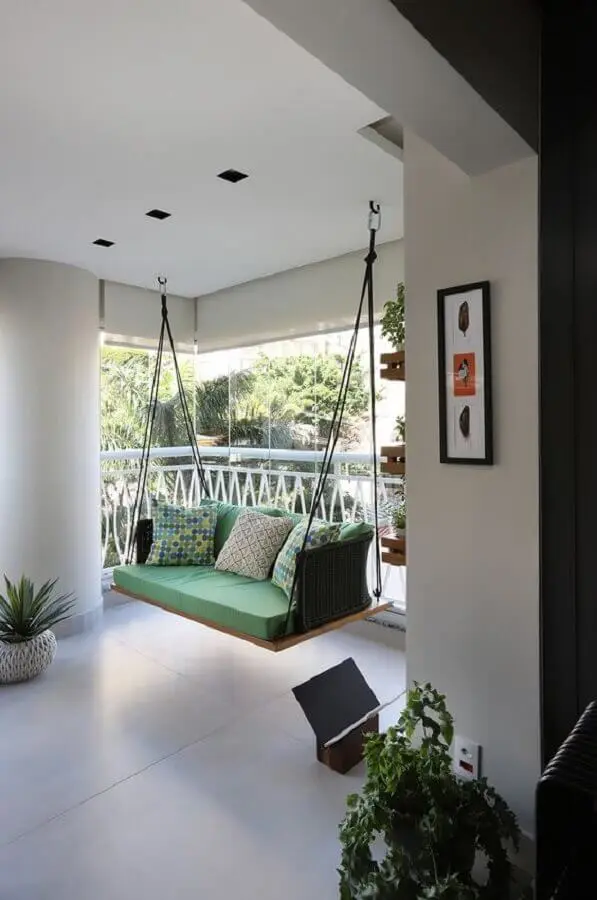 confortável poltrona balanço suspensa para varanda decorada Foto Casa de Valentina