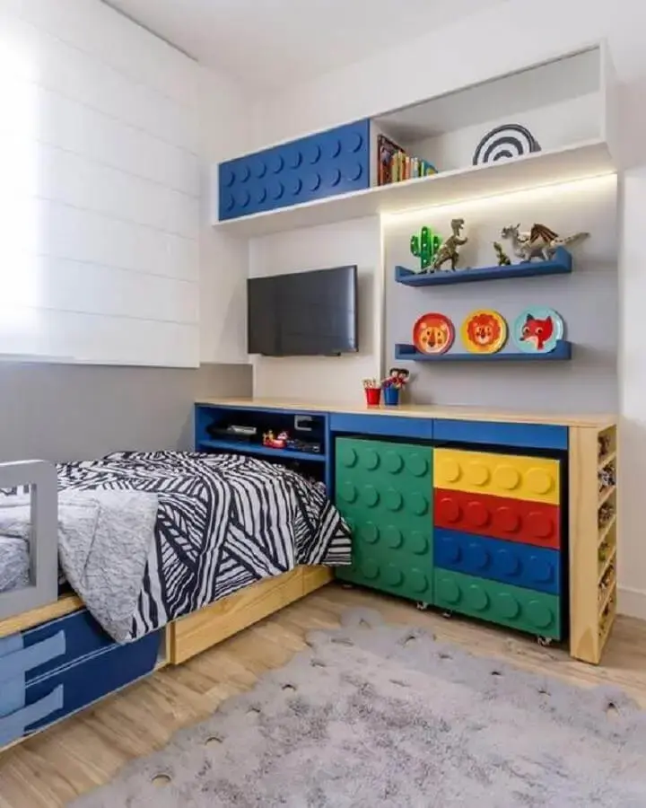 decoração de quarto para criança com móveis planejados coloridos Foto Pinterest