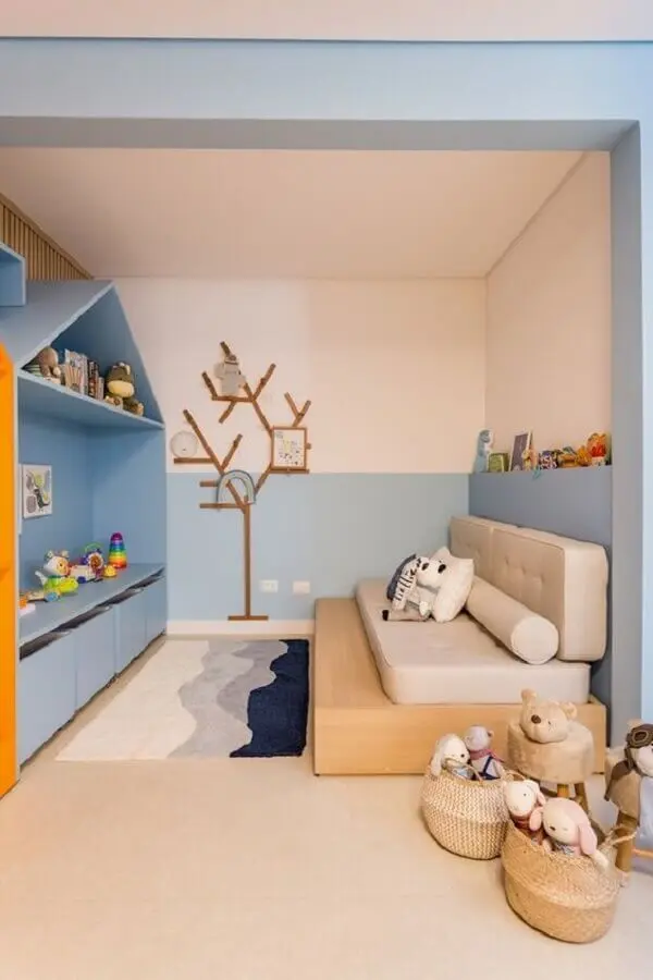 decoração para quarto de criança azul e branco com móveis planejados Foto Vestida de Mãe