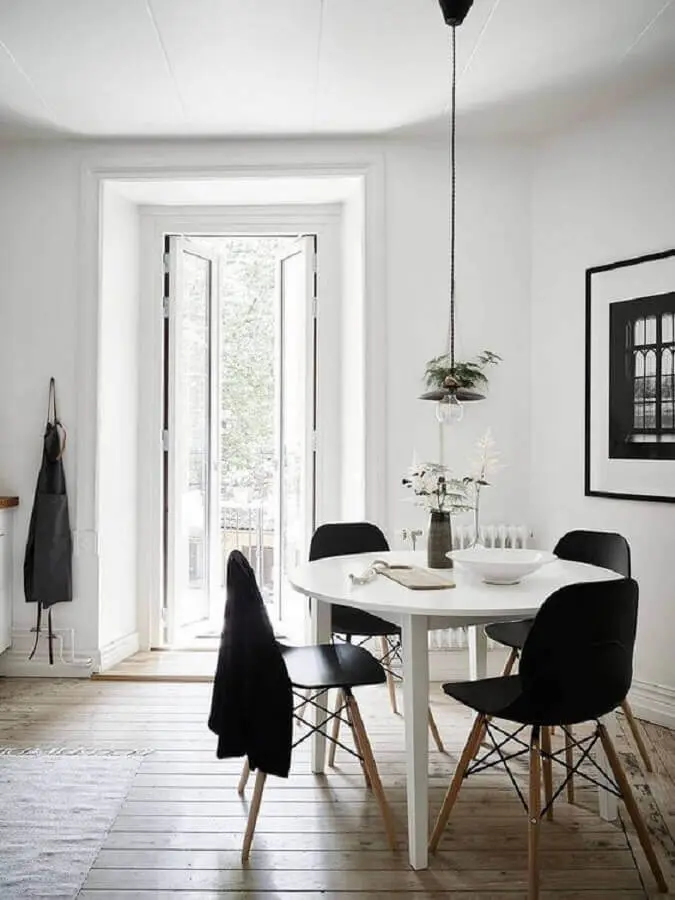 mesa redonda pequena para decoração de sala de jantar minimalista simples Foto Coco Lapine Design