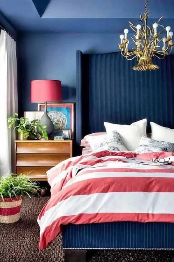 paleta de cores azul para decoração de quarto de casal com detalhes em cor de rosa Foto Pinterest