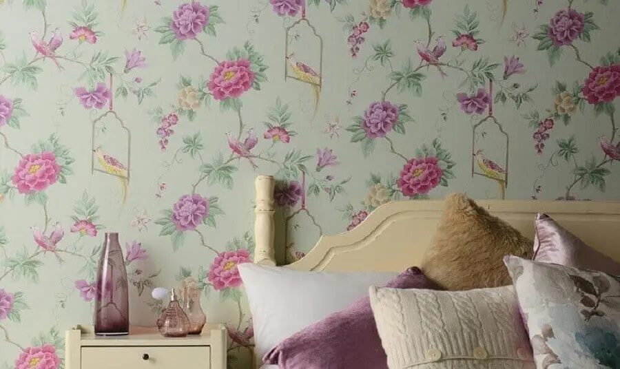 quarto simples decorado com papel de parede floral romântico Foto China Gate