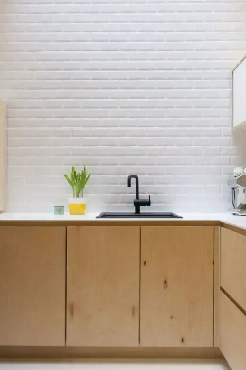 revestimento metro white branco para decoração de cozinha de madeira planejada Foto Home Design Ideas