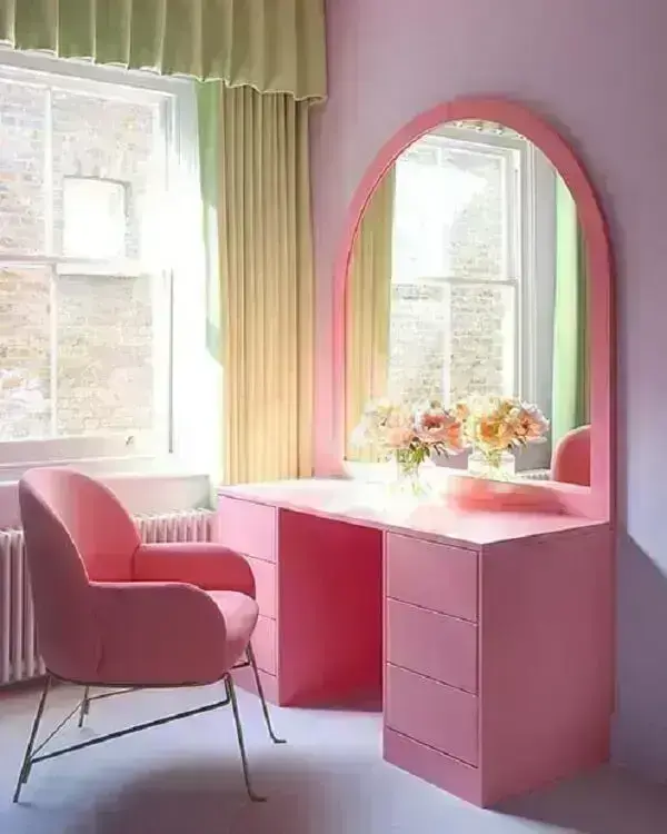 Cadeira para penteadeira rosa confortável e charmosa