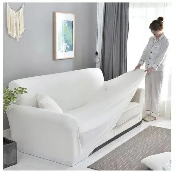Capa de sofá branco pequeno