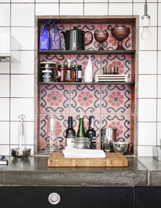 Cozinha com azulejo retro moderno