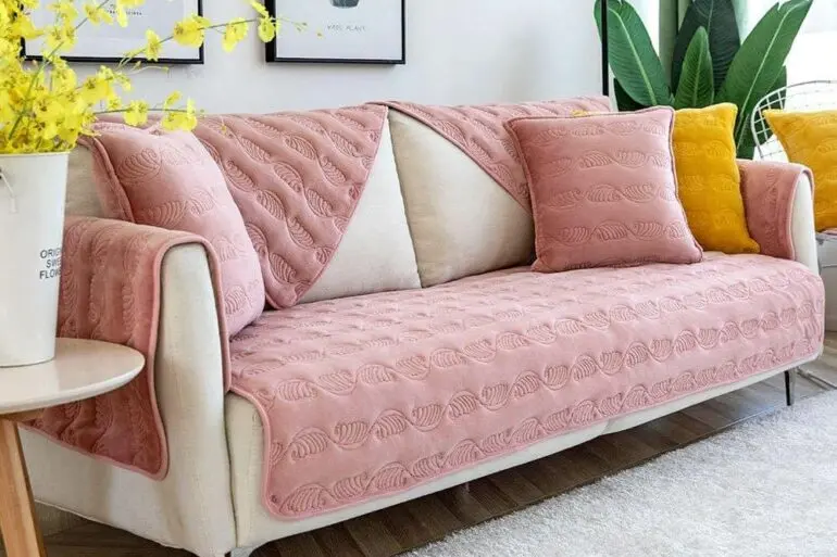 Sala moderna com capa de sofá rosa Foto Amazon
