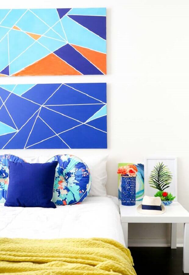 Almofadas para decorar quarto azul e branco