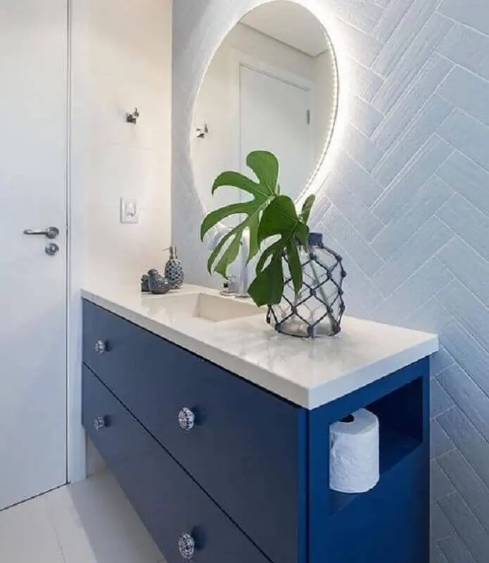 decoração de banheiro azul e branco com metro white Foto Jeito de Casa