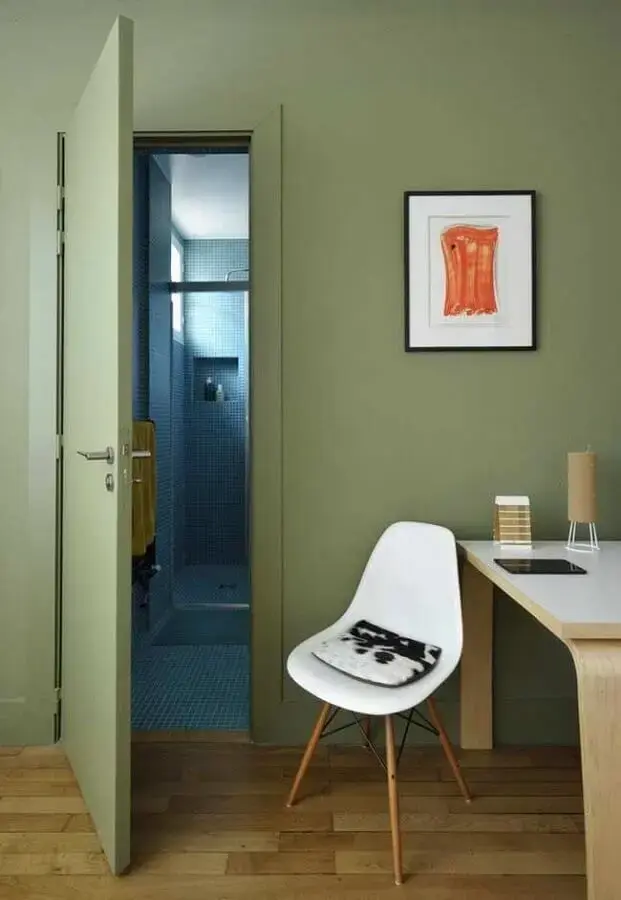 decoração de home office com parede verde oliva Foto Modern House Design