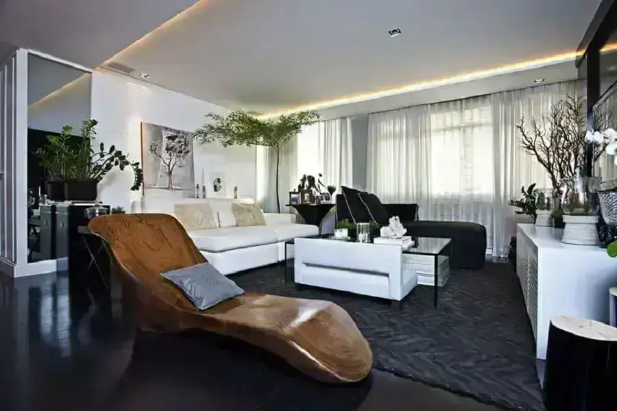 Decoração de sala de estar moderna com piso vinilico preto