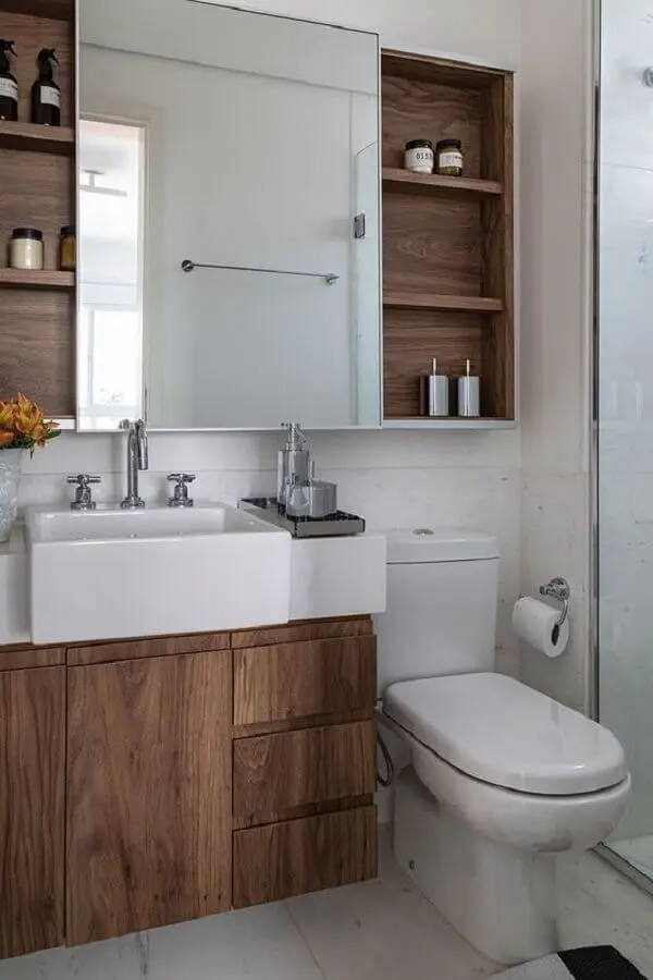 Decoração simples com gabinete para banheiro com espelheira de madeira