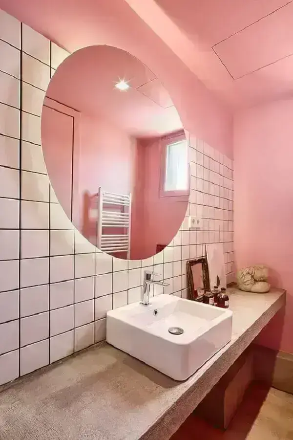 Ideias de azulejos para banheiro planejado branco e rosa