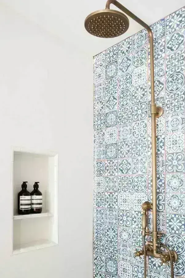 Modelo clássico de azulejo de banheiro estampado