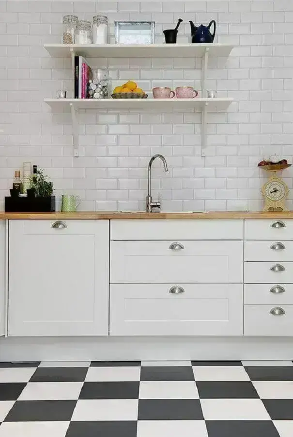 o preto e branco para decoração de cozinha com metro white