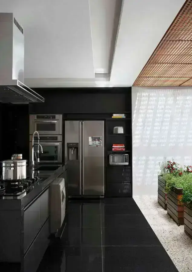 Piso preto para decoração moderna de cozinha planejada