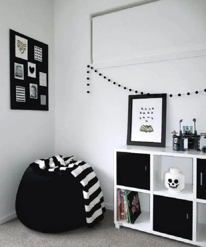 puff fofão preto para decoração minimalista Foto Jeito de Casa