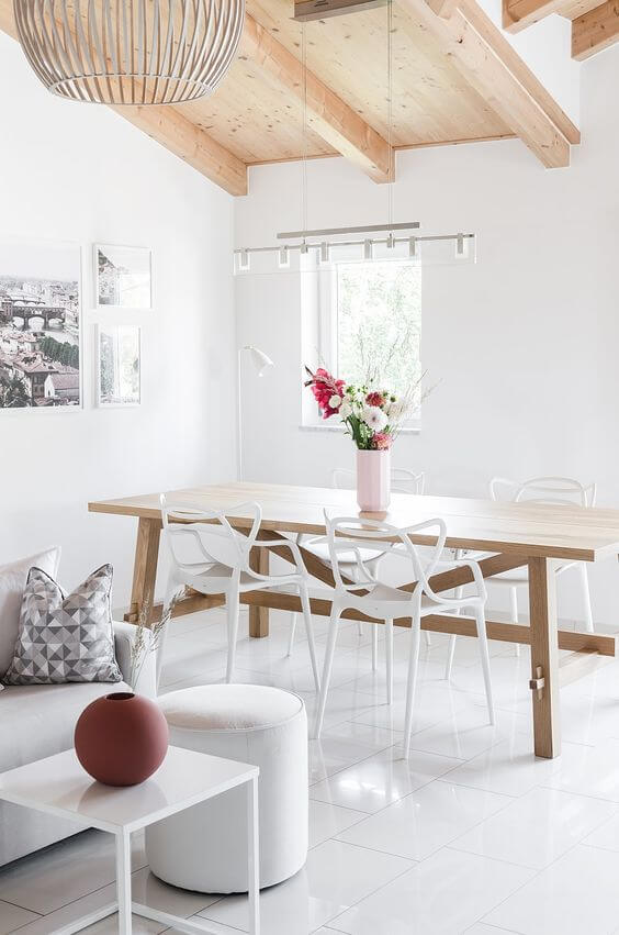Mesa de jantar de madeira com cadeira allegra branco