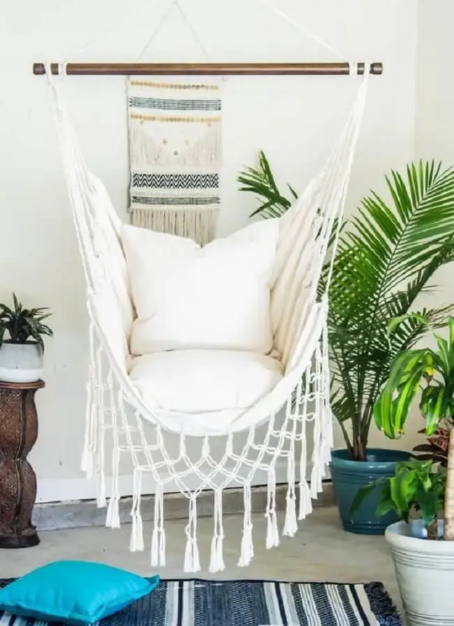 Reserve um espaço em casa e coloque uma confortável rede cadeira de balanço