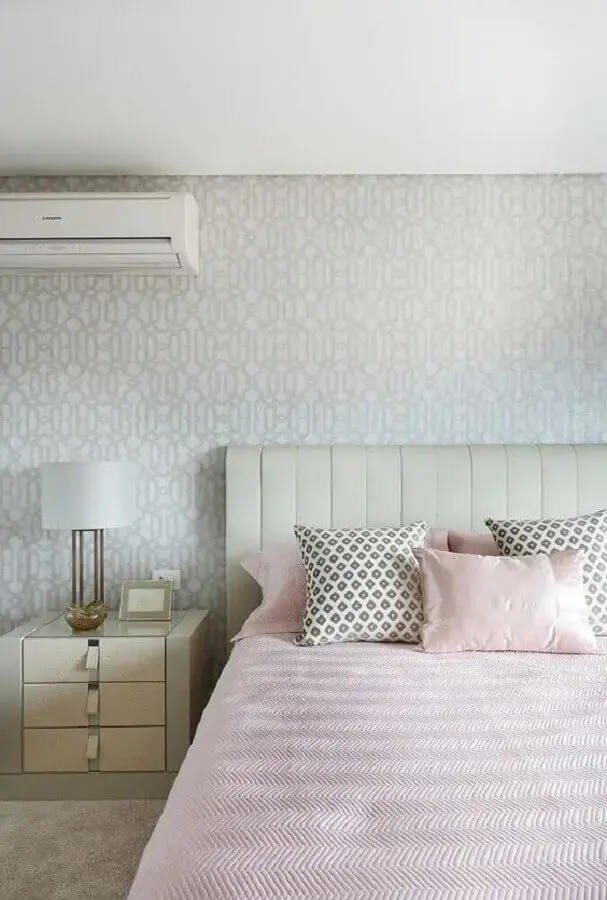 decoração clean com papel de parede para quarto feminino branco Foto Histórias de Casa
