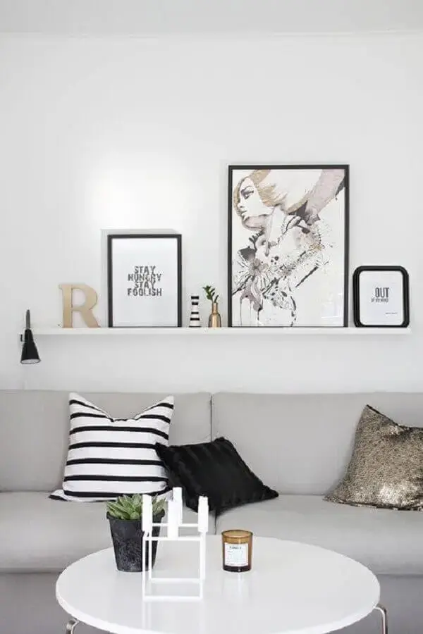 decoração clean para sala com mesa de centro redonda branca Foto Pinterest