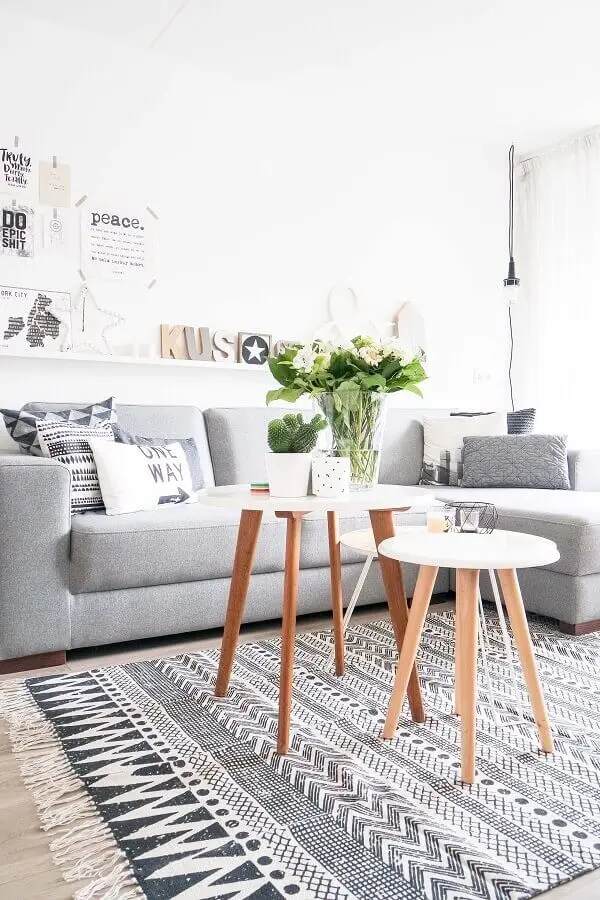 decoração clean para sala de estar com modelo de tapete cinza Foto Pinterest